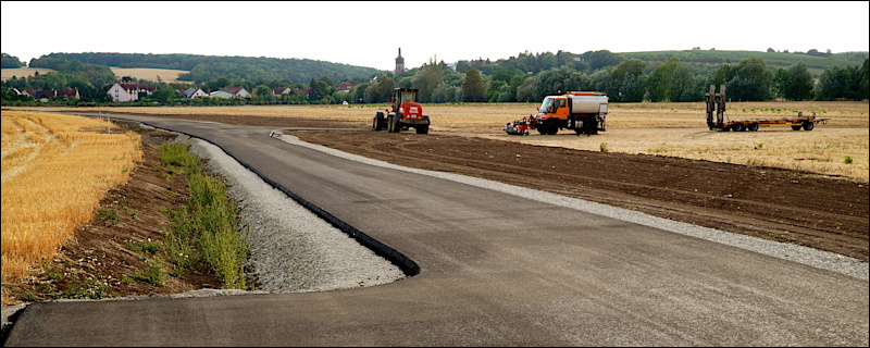 Dieses Bild hat ein leeres Alt-Attribut. Der Dateiname ist 2022-08-22_radweg_foto_e-schoen_bild_7361R.jpg