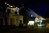 Weihnachtlich beleuchtetes Tiefthal